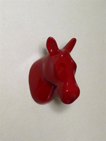 Dear Horse - knage, design Jorine Oosterhoff, rødlakeret polystone og metal m. indstøbt skrue (incl. plug). 