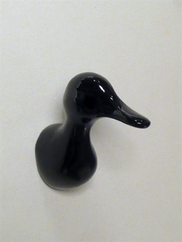 Dear Duck - knage, design Jorine Oosterhoff, sortlakeret polystone og metal m. indstøbt skrue (incl. plug). 