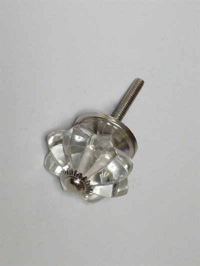 Klar glasknop m. riller og blank forkromet metal, mellemstor.