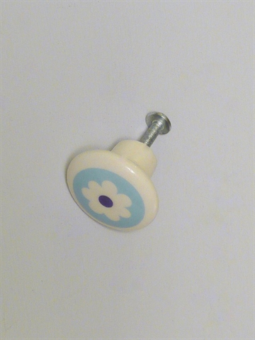 Hvælvet knop, hvid porcelæn m. lyseblå blomst, lille.
