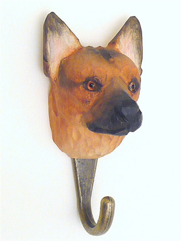 Naturtro tysk schæferhund knage, udskåret håndmalet træ m. patineret messingkrog og ophængsbeslag på bagsiden.