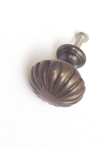 Rilled knop, bruneret massiv messing..