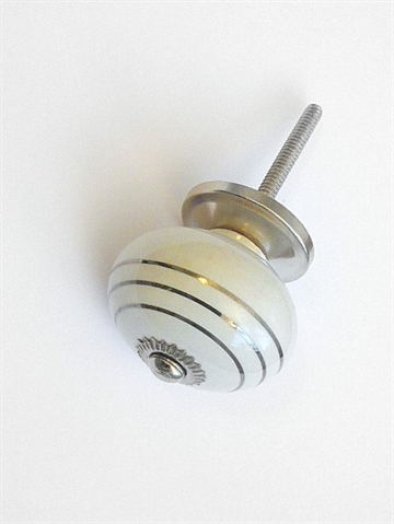 Hvid porcelænsknop m. sølvstriber og forkromet metal, stor.