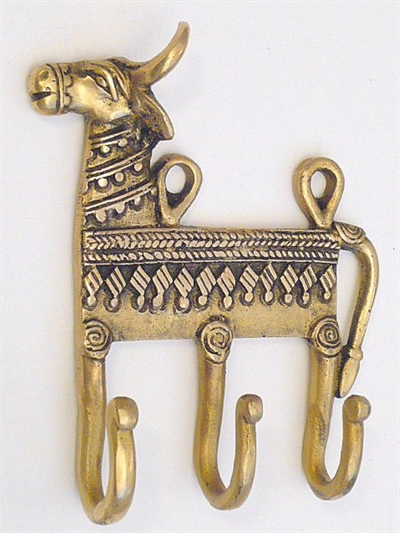  " Old indian tribal " knagerække m. 3 kroge, kunstsmedet massiv ulakeret let patineret messing..
