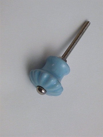 Lyseblå porcelænsknop m. riller og forkromet knop, lille.