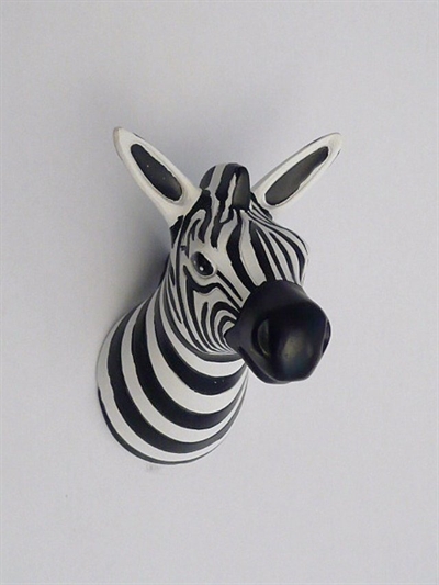 Dear Zebra - knage, design Jorine Oosterhoff, sort/hvid polystone og metal m. indstøbt skrue (incl. plug).