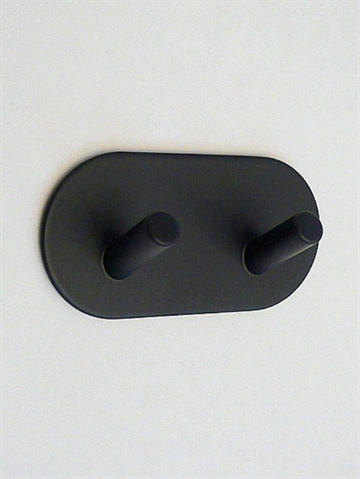 BB design. - oval knagerække m. 2 kroge, silkemat sort metal, stærkt selvklæbende ( egnet til glatte, faste, rene flader ).