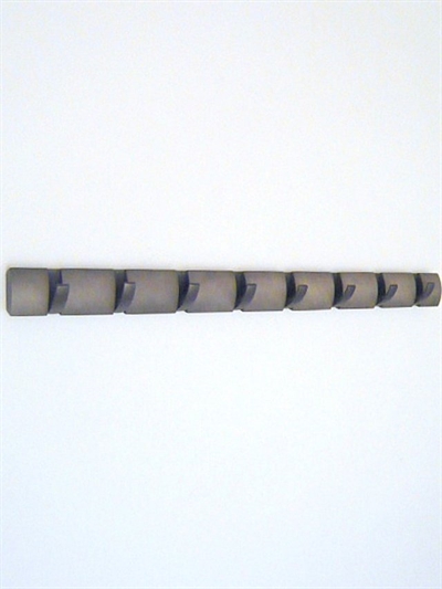 Flip Coat knagerække m. 8 knager, design David Quan, knagerne kan vippes ind og ud, silkemat lysgrålak. træ og mørk fortinnet metal - ( inkl. skruer og plugs ).