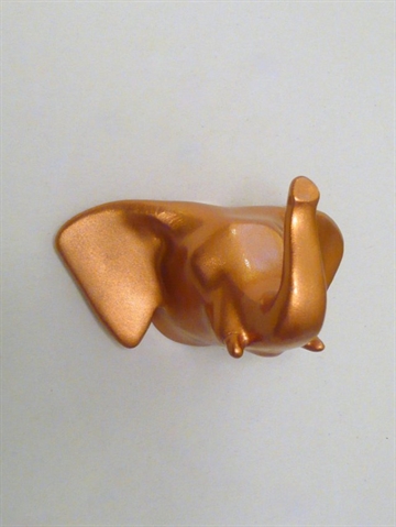 Dear Elephant - knage, design Jorine Oosterhoff, kobberlakeret polystone og metal m. indstøbt skrue (incl. plug).
