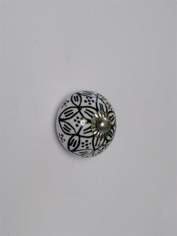Hvid porcelænsknop m. sort håndmalet mønster og forkromet metal, stor.